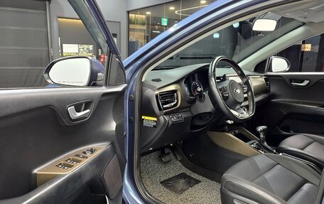 KIA Stonic, 2018 год, 1 310 010 рублей, 16 фотография