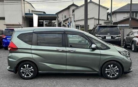 Honda Freed II, 2022 год, 1 350 005 рублей, 6 фотография