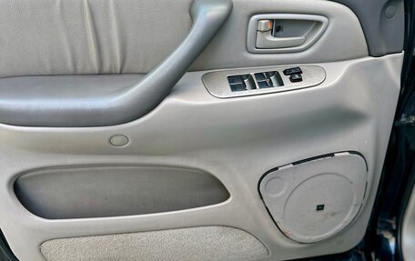 Toyota Sequoia II рестайлинг, 2001 год, 1 130 000 рублей, 13 фотография