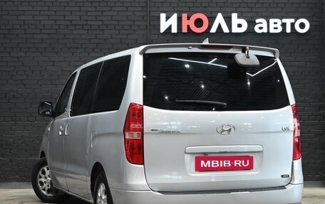 Hyundai Grand Starex Grand Starex I рестайлинг 2, 2010 год, 1 500 000 рублей, 4 фотография