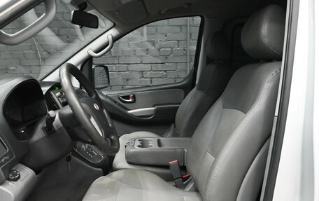 Hyundai Grand Starex Grand Starex I рестайлинг 2, 2010 год, 1 500 000 рублей, 17 фотография