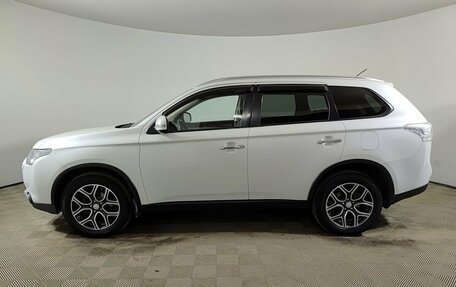 Mitsubishi Outlander III рестайлинг 3, 2014 год, 1 550 000 рублей, 10 фотография