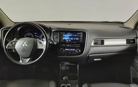 Mitsubishi Outlander III рестайлинг 3, 2014 год, 1 550 000 рублей, 17 фотография