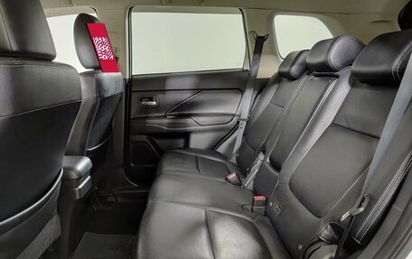 Mitsubishi Outlander III рестайлинг 3, 2014 год, 1 550 000 рублей, 15 фотография