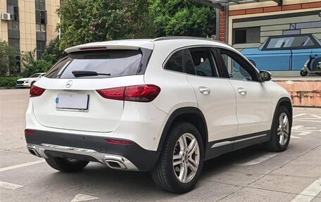 Mercedes-Benz GLA, 2022 год, 1 850 000 рублей, 2 фотография