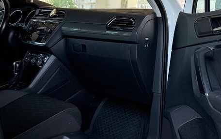 Volkswagen Tiguan II, 2018 год, 2 380 000 рублей, 7 фотография