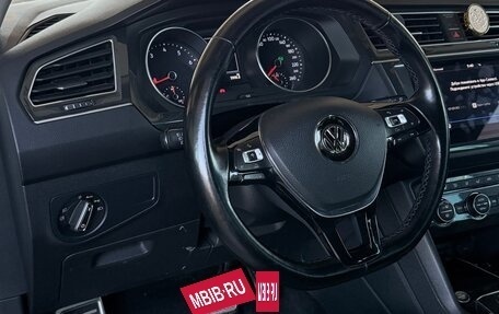 Volkswagen Tiguan II, 2018 год, 2 380 000 рублей, 10 фотография