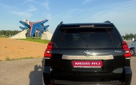 Toyota Land Cruiser Prado 150 рестайлинг 2, 2022 год, 7 850 000 рублей, 4 фотография