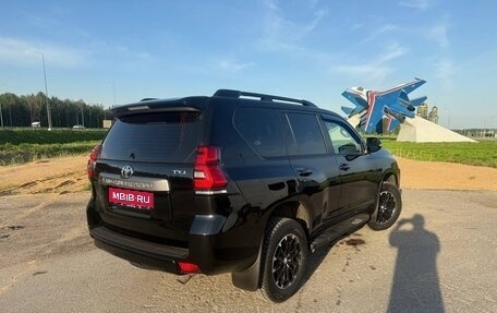 Toyota Land Cruiser Prado 150 рестайлинг 2, 2022 год, 7 850 000 рублей, 3 фотография