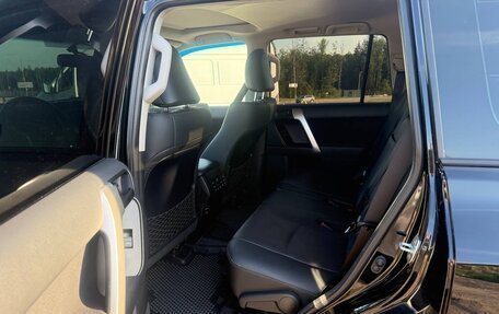 Toyota Land Cruiser Prado 150 рестайлинг 2, 2022 год, 7 850 000 рублей, 7 фотография