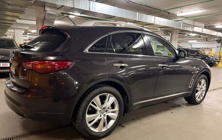Infiniti QX70, 2014 год, 3 350 000 рублей, 6 фотография