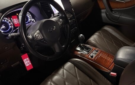 Infiniti QX70, 2014 год, 3 350 000 рублей, 12 фотография