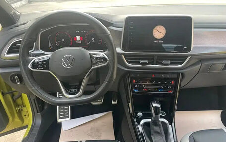 Volkswagen T-Roc I, 2023 год, 1 750 004 рублей, 11 фотография
