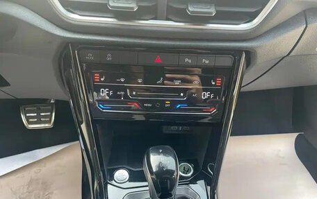 Volkswagen T-Roc I, 2023 год, 1 750 004 рублей, 13 фотография
