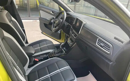 Volkswagen T-Roc I, 2023 год, 1 750 004 рублей, 15 фотография