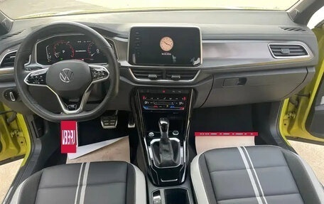 Volkswagen T-Roc I, 2023 год, 1 750 004 рублей, 14 фотография