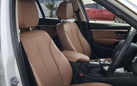 BMW 3 серия, 2017 год, 1 451 000 рублей, 5 фотография