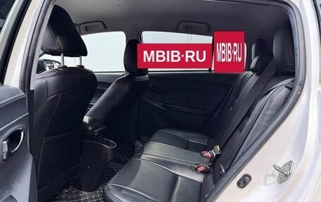 Toyota Yaris XP150 рестайлинг, 2022 год, 1 220 000 рублей, 13 фотография