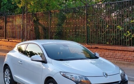 Renault Megane III, 2013 год, 937 000 рублей, 3 фотография