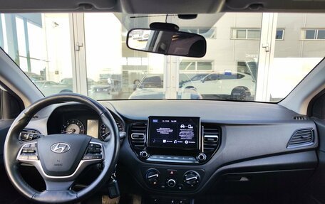 Hyundai Solaris II рестайлинг, 2021 год, 1 780 000 рублей, 17 фотография