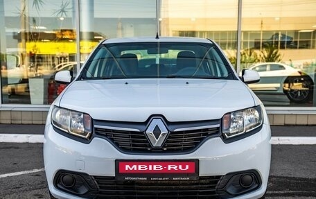 Renault Logan II, 2018 год, 990 000 рублей, 2 фотография