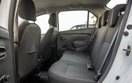 Renault Logan II, 2018 год, 990 000 рублей, 30 фотография
