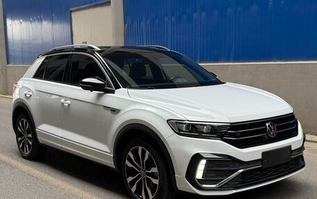 Volkswagen T-Roc I, 2021 год, 1 600 000 рублей, 1 фотография