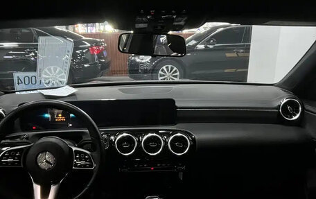 Mercedes-Benz A-Класс, 2021 год, 1 800 000 рублей, 9 фотография