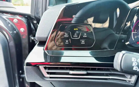 Volkswagen Golf VIII, 2022 год, 2 070 800 рублей, 15 фотография