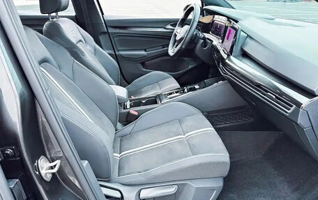 Volkswagen Golf VIII, 2022 год, 2 070 800 рублей, 18 фотография