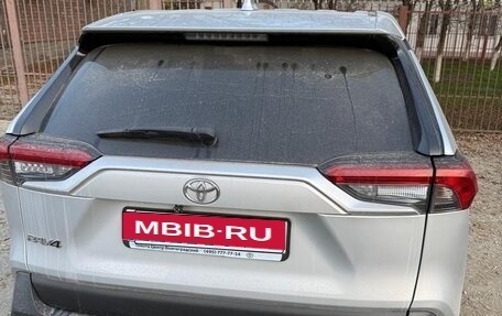 Toyota RAV4, 2020 год, 2 750 000 рублей, 4 фотография