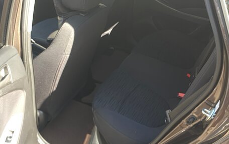 Hyundai Solaris II рестайлинг, 2015 год, 980 000 рублей, 13 фотография