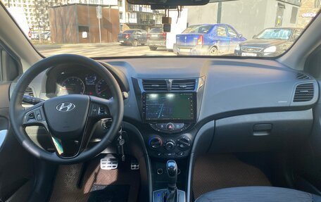 Hyundai Solaris II рестайлинг, 2015 год, 980 000 рублей, 18 фотография