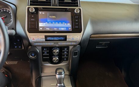 Toyota Land Cruiser Prado 150 рестайлинг 2, 2018 год, 5 300 000 рублей, 28 фотография