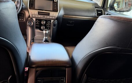 Toyota Land Cruiser Prado 150 рестайлинг 2, 2018 год, 5 300 000 рублей, 20 фотография