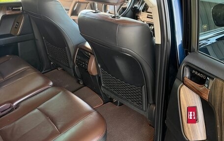 Toyota Land Cruiser Prado 150 рестайлинг 2, 2018 год, 5 300 000 рублей, 23 фотография