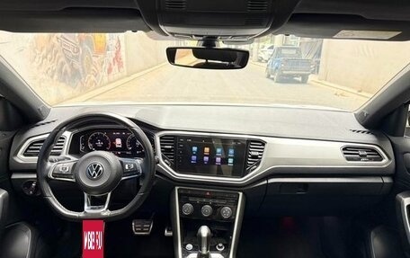 Volkswagen T-Roc I, 2021 год, 1 600 000 рублей, 4 фотография