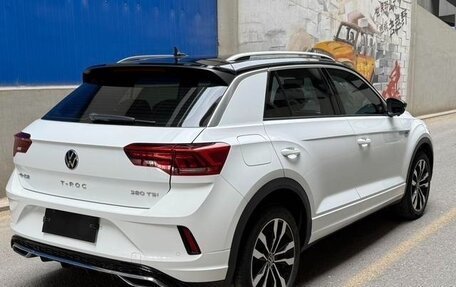 Volkswagen T-Roc I, 2021 год, 1 600 000 рублей, 2 фотография