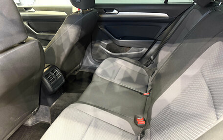 Volkswagen Passat B8 рестайлинг, 2016 год, 1 700 000 рублей, 20 фотография