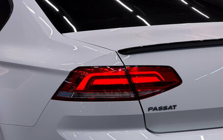 Volkswagen Passat B8 рестайлинг, 2016 год, 1 700 000 рублей, 21 фотография