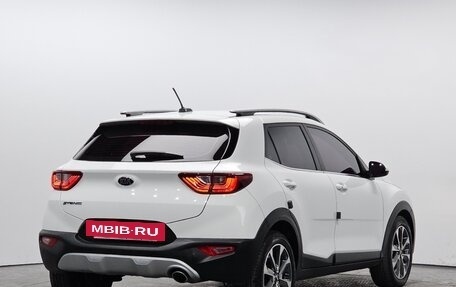 KIA Stonic, 2018 год, 1 250 000 рублей, 2 фотография