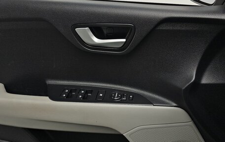 KIA Stonic, 2018 год, 1 250 000 рублей, 17 фотография