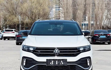 Volkswagen T-Roc I, 2022 год, 1 570 004 рублей, 2 фотография