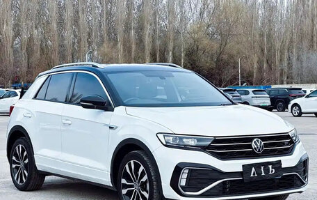 Volkswagen T-Roc I, 2022 год, 1 570 004 рублей, 3 фотография