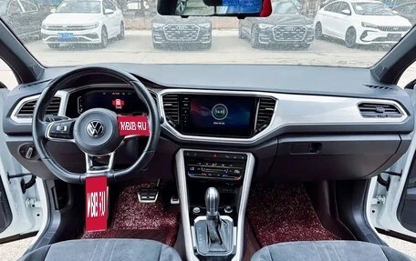 Volkswagen T-Roc I, 2022 год, 1 570 004 рублей, 13 фотография