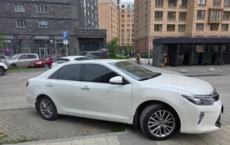 Toyota Camry, 2017 год, 2 450 000 рублей, 2 фотография