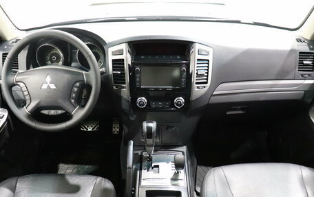 Mitsubishi Pajero IV, 2014 год, 2 520 000 рублей, 14 фотография