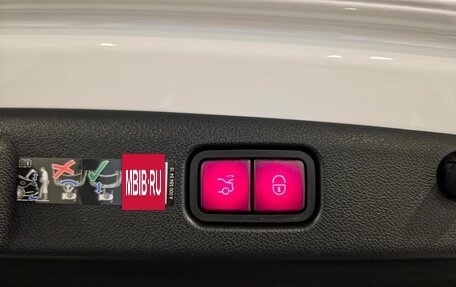 Mercedes-Benz E-Класс, 2025 год, 6 750 000 рублей, 26 фотография