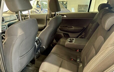 KIA Sportage IV рестайлинг, 2018 год, 2 199 000 рублей, 14 фотография