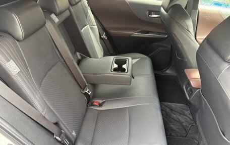 Toyota Harrier, 2023 год, 3 489 000 рублей, 32 фотография